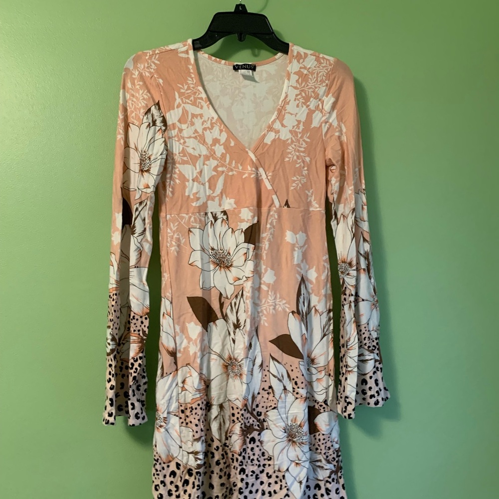 Beautiful VENUS Pink Floral Long Sleeve Dress